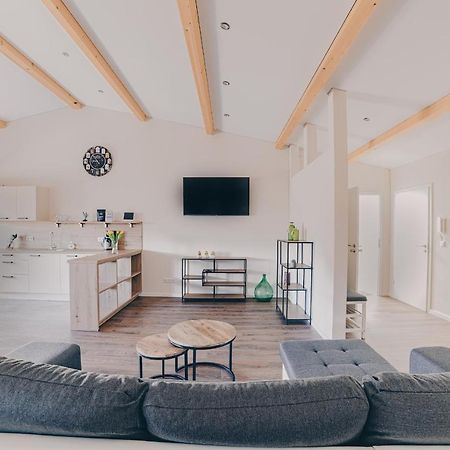 Grosse Ferienwohnung Mit Balkon Und Perfekter Lage Eggenthal Buitenkant foto