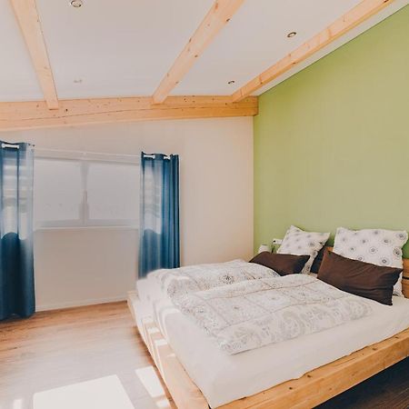 Grosse Ferienwohnung Mit Balkon Und Perfekter Lage Eggenthal Buitenkant foto