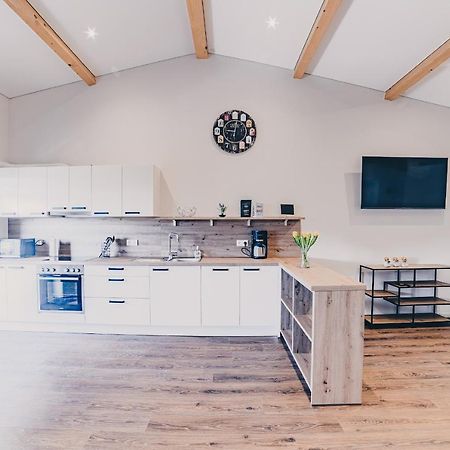 Grosse Ferienwohnung Mit Balkon Und Perfekter Lage Eggenthal Buitenkant foto