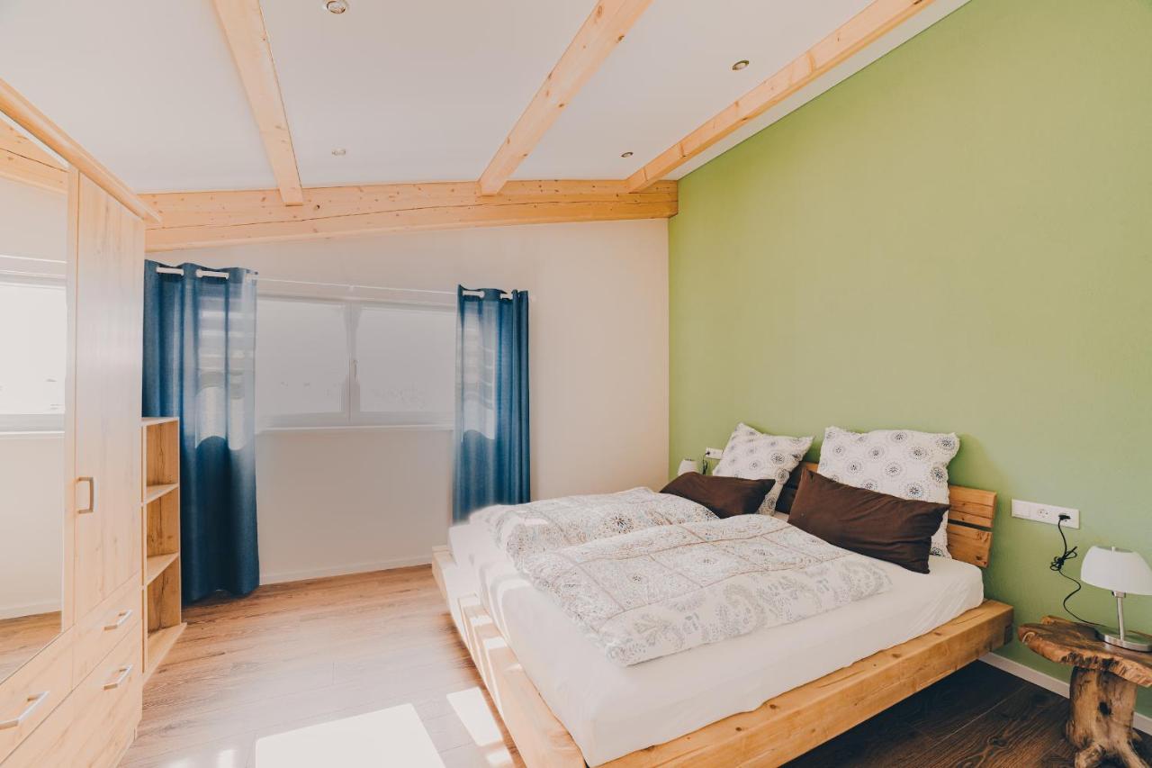 Grosse Ferienwohnung Mit Balkon Und Perfekter Lage Eggenthal Buitenkant foto