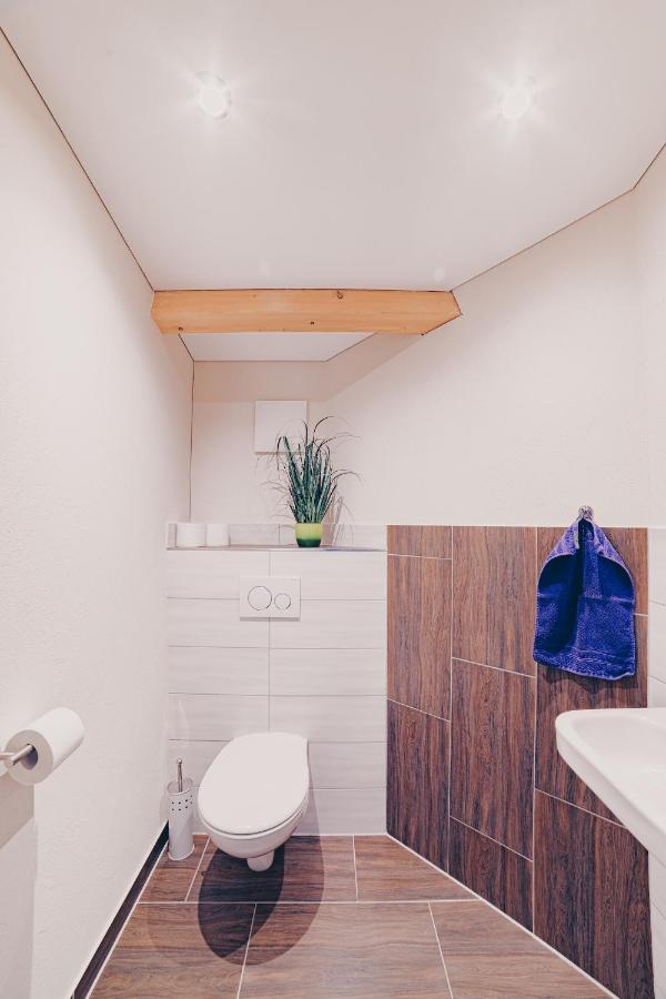 Grosse Ferienwohnung Mit Balkon Und Perfekter Lage Eggenthal Buitenkant foto