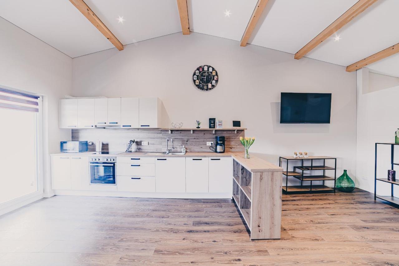 Grosse Ferienwohnung Mit Balkon Und Perfekter Lage Eggenthal Buitenkant foto